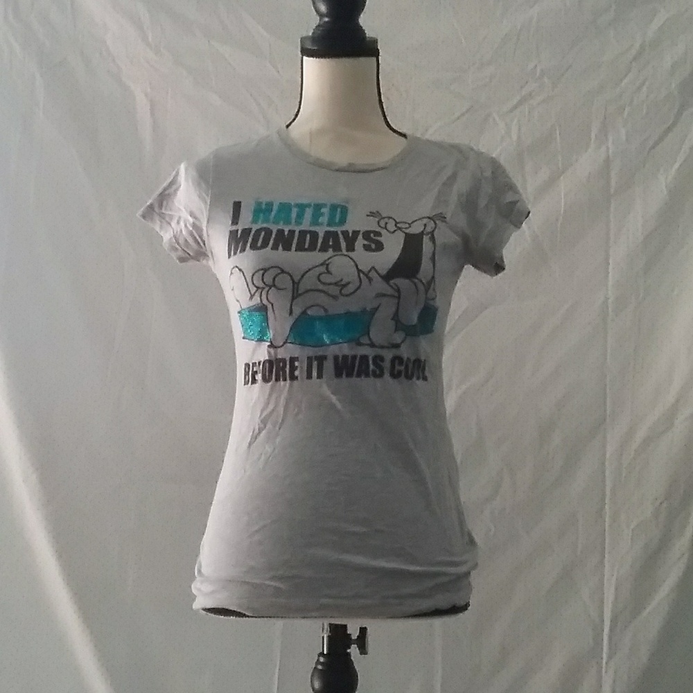 Garfield tee size small